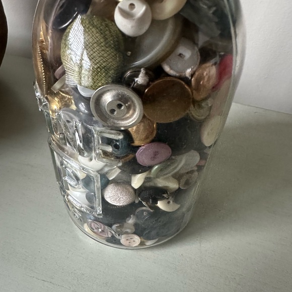 Antique buttons in pine mason jar - Picture 8 of 10